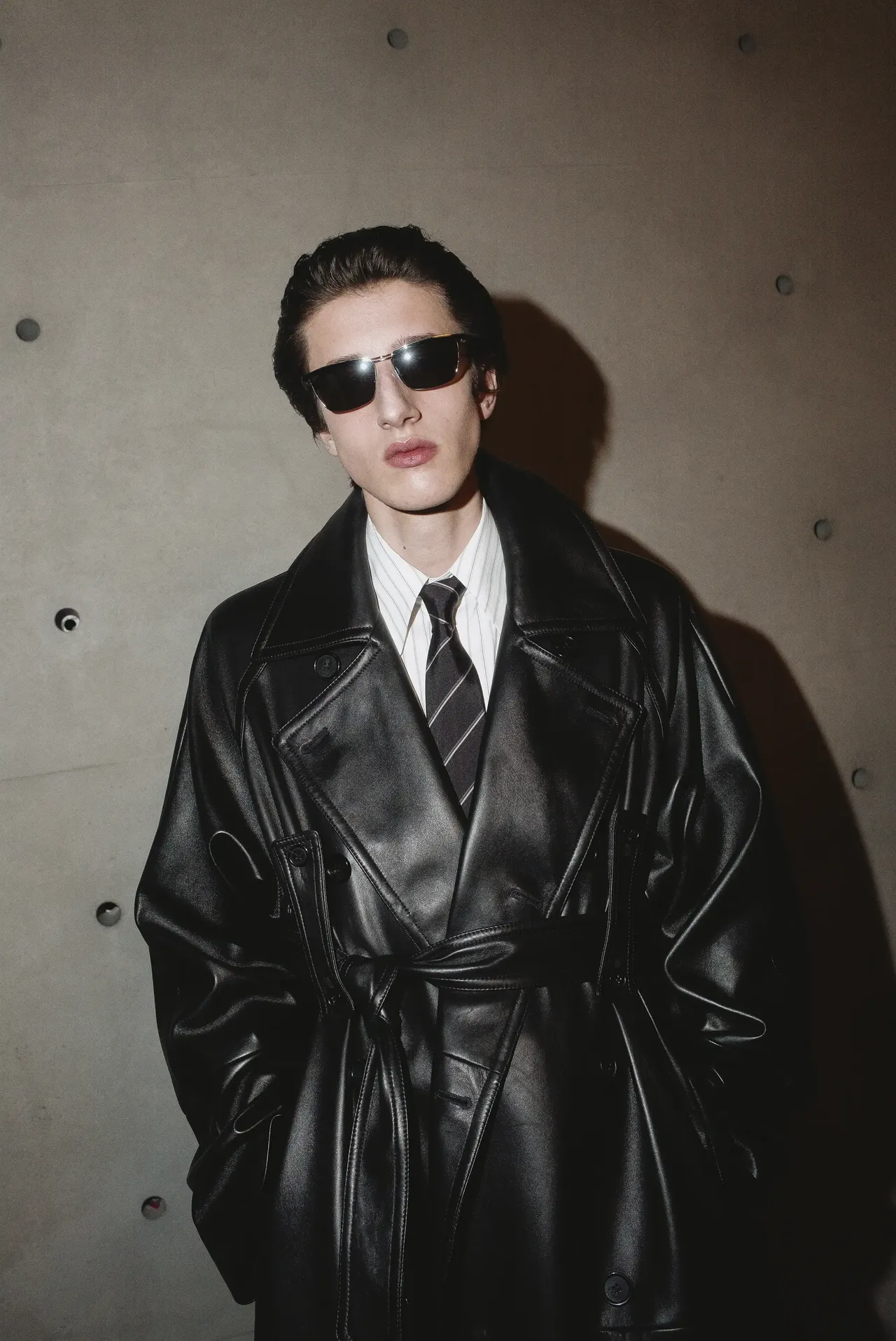 BLE19.menswear_leather.SAINTLAURENT_FALL25_SHOW_BACKSTAGE02_15_HR