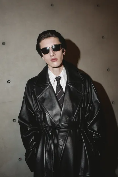 BLE19.menswear_leather.SAINTLAURENT_FALL25_SHOW_BACKSTAGE02_15_HR