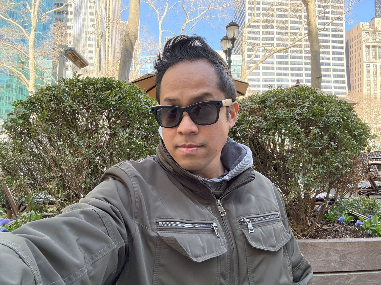 Apple iPhone 16 selfie sample.