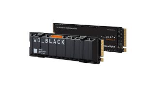 WD_Black SN850 Game Drive i sort set forfra og bagfra på hvid baggrund