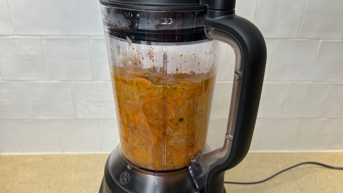 Making soup using Kenwood MultiPro OneTouch Food Processor and Blender