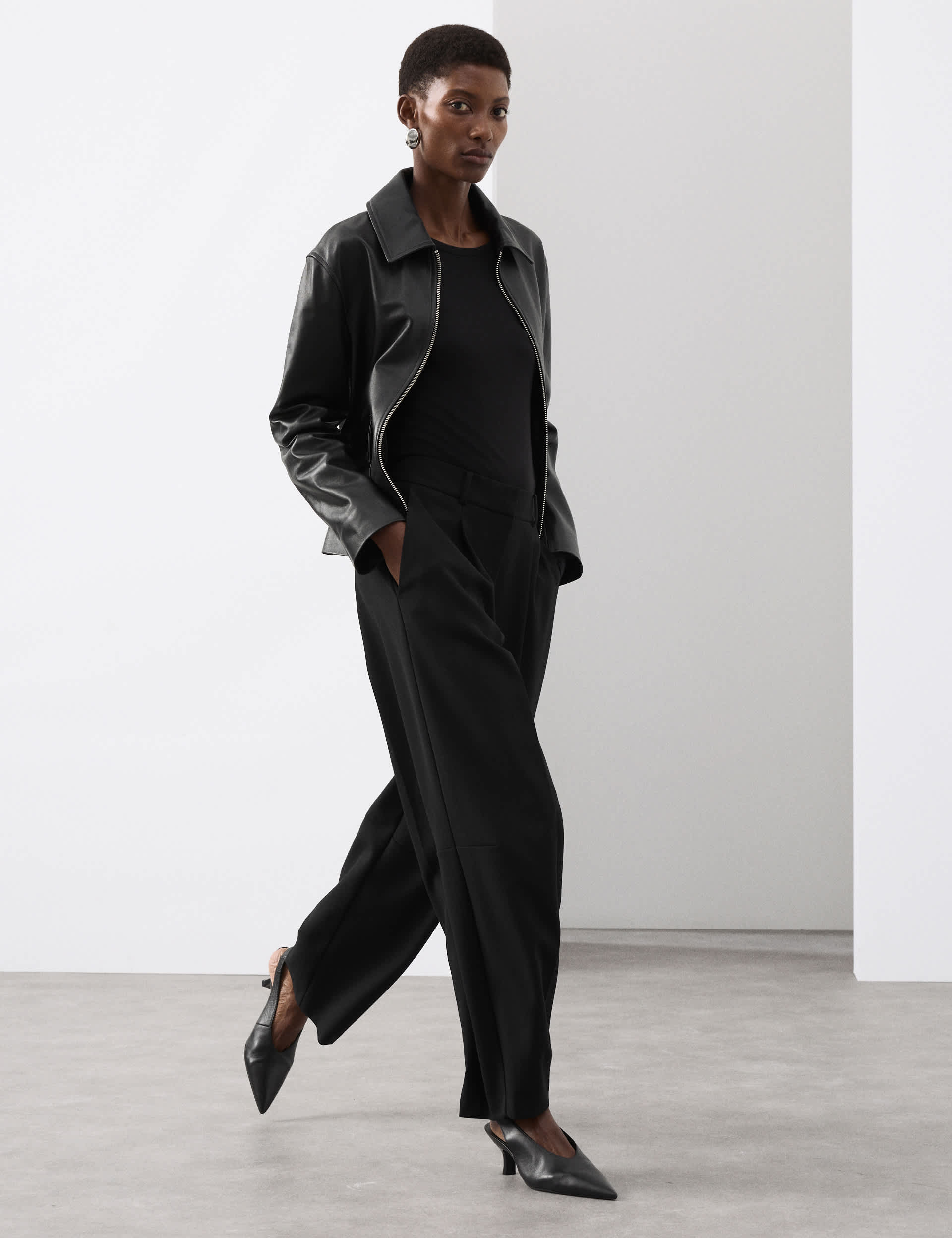 Tailored Barrel Leg Trousers With Wool