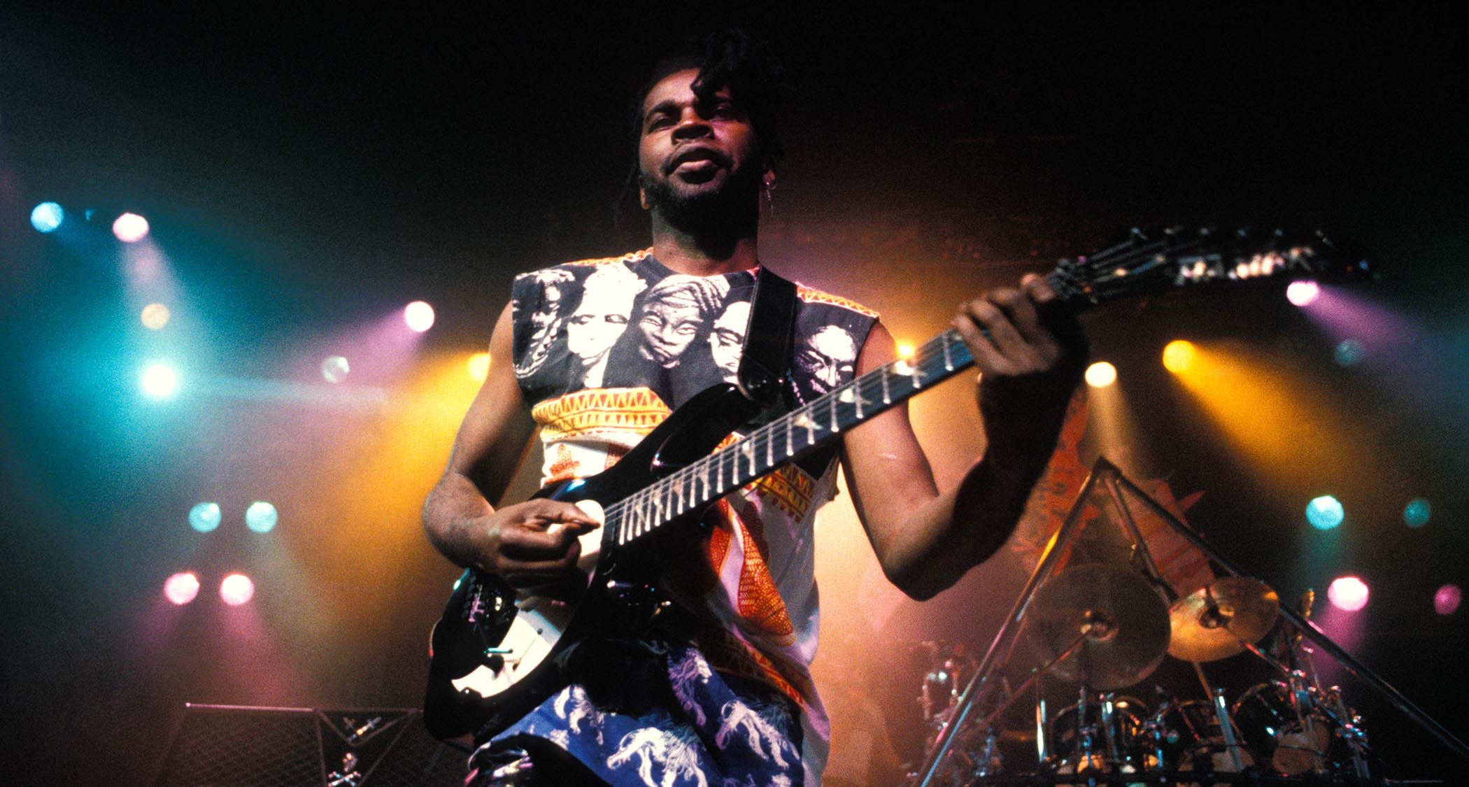 Vernon Reid performs with Living Colour in 1991