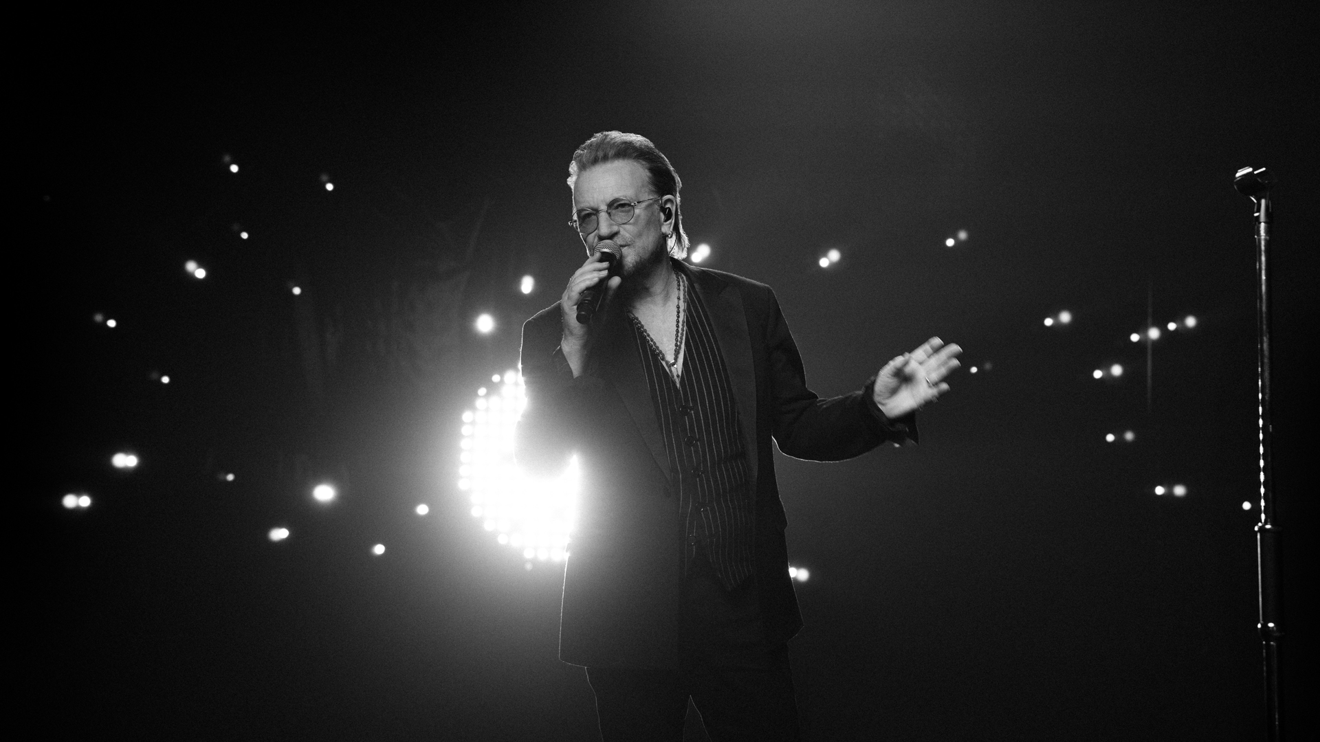 Yes, I surrendered to Bono's immersive Vision Pro documentary, and I didn't get Vertigo