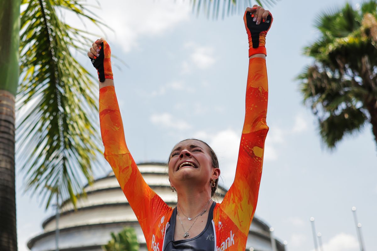 Picture by Alex Whitehead/SWpix.com - 23/09/2025 - Cycling - 2025 UCI Road World Championships - BK Arena to Kigali Convention Centre, Kigali, Rwanda - Women Junior Individual Time Trial (ITT) - Megan Arens (Netherlands) Wins the Women Junior Individual Time Trial (ITT) World Championship