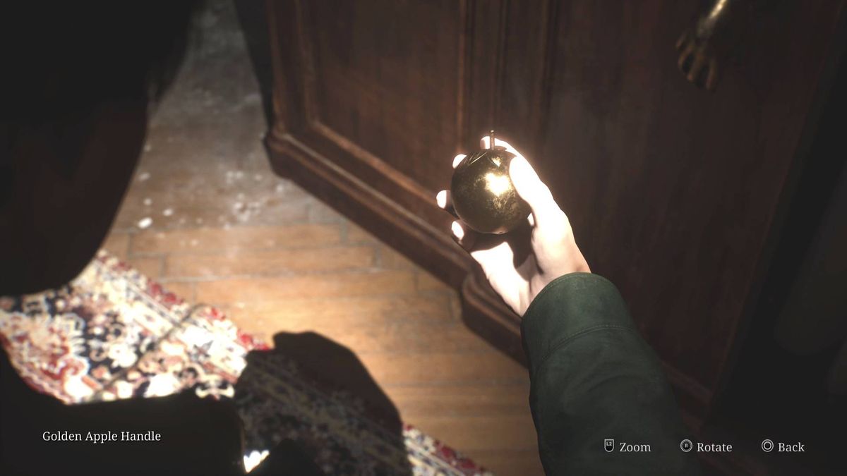 What to do with the Golden Apple in Silent Hill 2 Remake