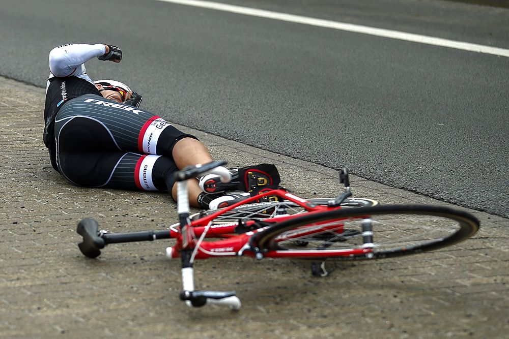 Gert Steegmans (Trek) crashed