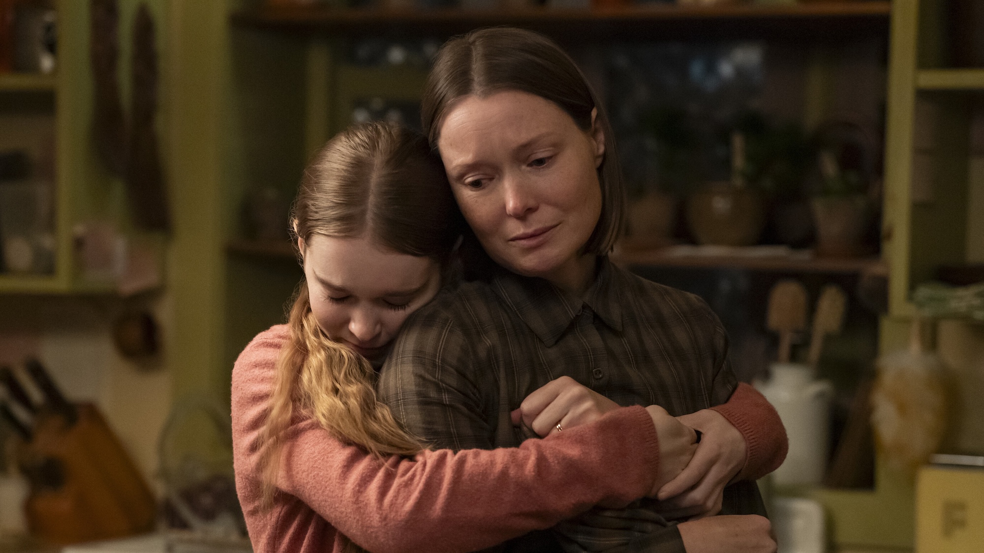 Carrie White hugging her mother in Carrie (2026)