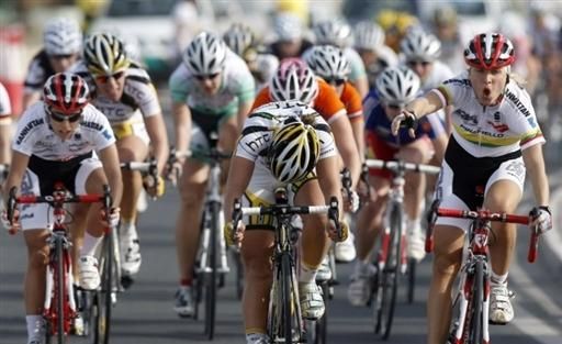 Head down, Hosking is disappointed to finish third behind Rasa Leleivyte (Safi Pasta) R