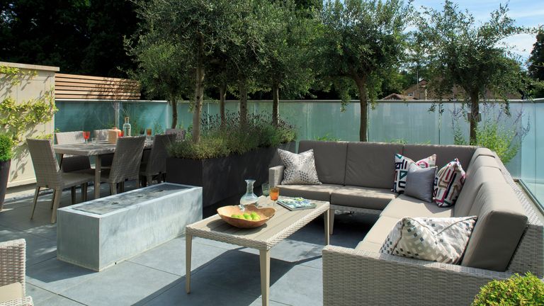 garden divider ideas: seating space by woodhouse and law