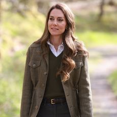ARDURA, SCOTLAND - APRIL 30: Prince William, Prince of Wales and Catherine, Princess of Wales during a visit to Ardura Community Forest on April 30, 2025 in Ardura, Isle of Mull, Scotland. The Prince and Princess of Wales are on a two-day visit to the Isles of Mull and Iona on the 29th and 30th of April to engage with rural island communities. During their time on the islands, they will connect with local residents, highlighting the value of social bonds and underscoring the importance of safeguarding and advocating for the natural environment. (Photo by Ian Vogler - WPA Pool/Getty Images)