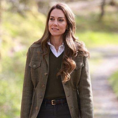 ARDURA, SCOTLAND - APRIL 30: Prince William, Prince of Wales and Catherine, Princess of Wales during a visit to Ardura Community Forest on April 30, 2025 in Ardura, Isle of Mull, Scotland. The Prince and Princess of Wales are on a two-day visit to the Isles of Mull and Iona on the 29th and 30th of April to engage with rural island communities. During their time on the islands, they will connect with local residents, highlighting the value of social bonds and underscoring the importance of safeguarding and advocating for the natural environment. (Photo by Ian Vogler - WPA Pool/Getty Images)