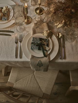 Christmas place setting with a gift