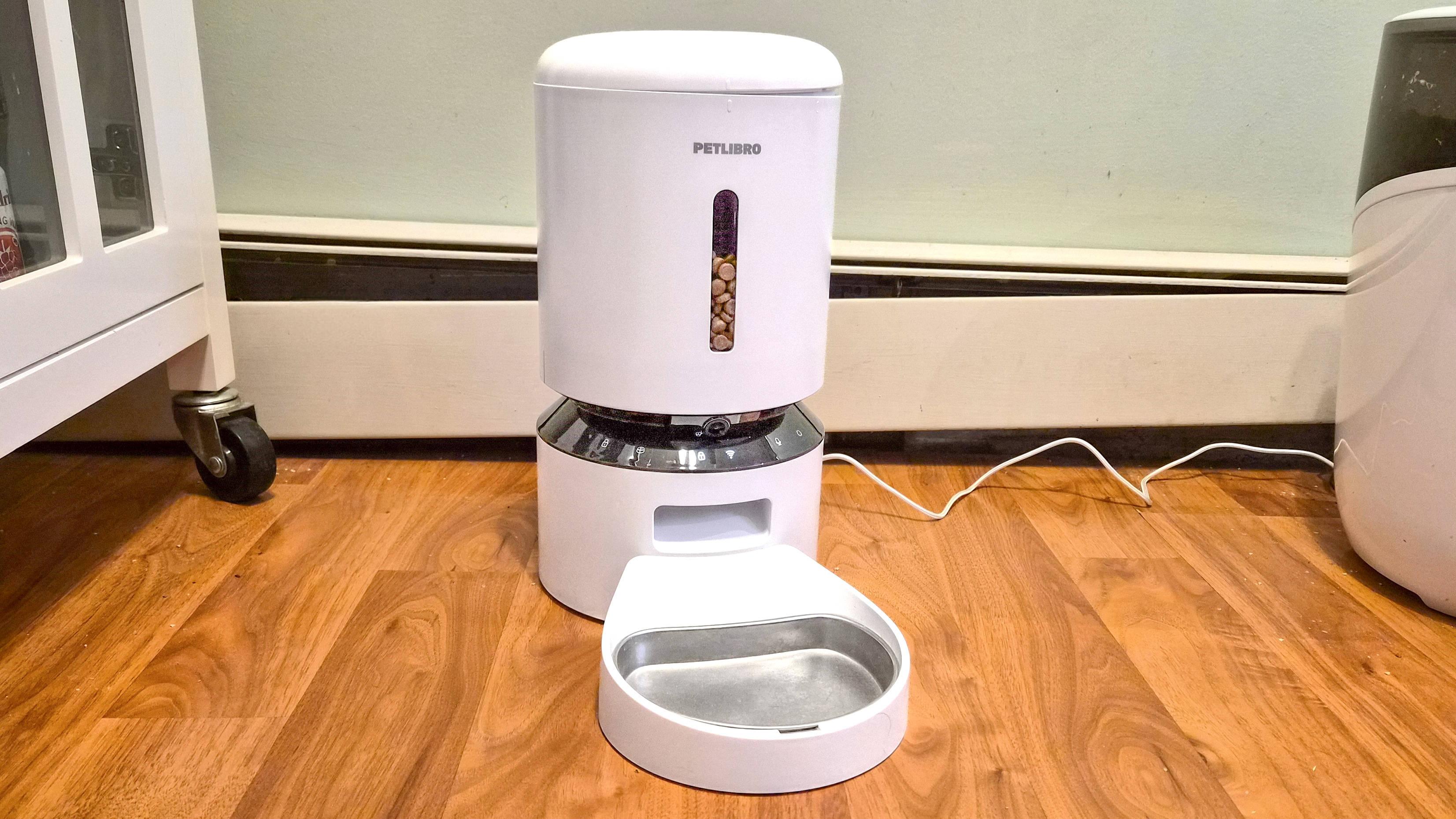 Petlibro Granary Smart Camera Feeder in a kitchen.