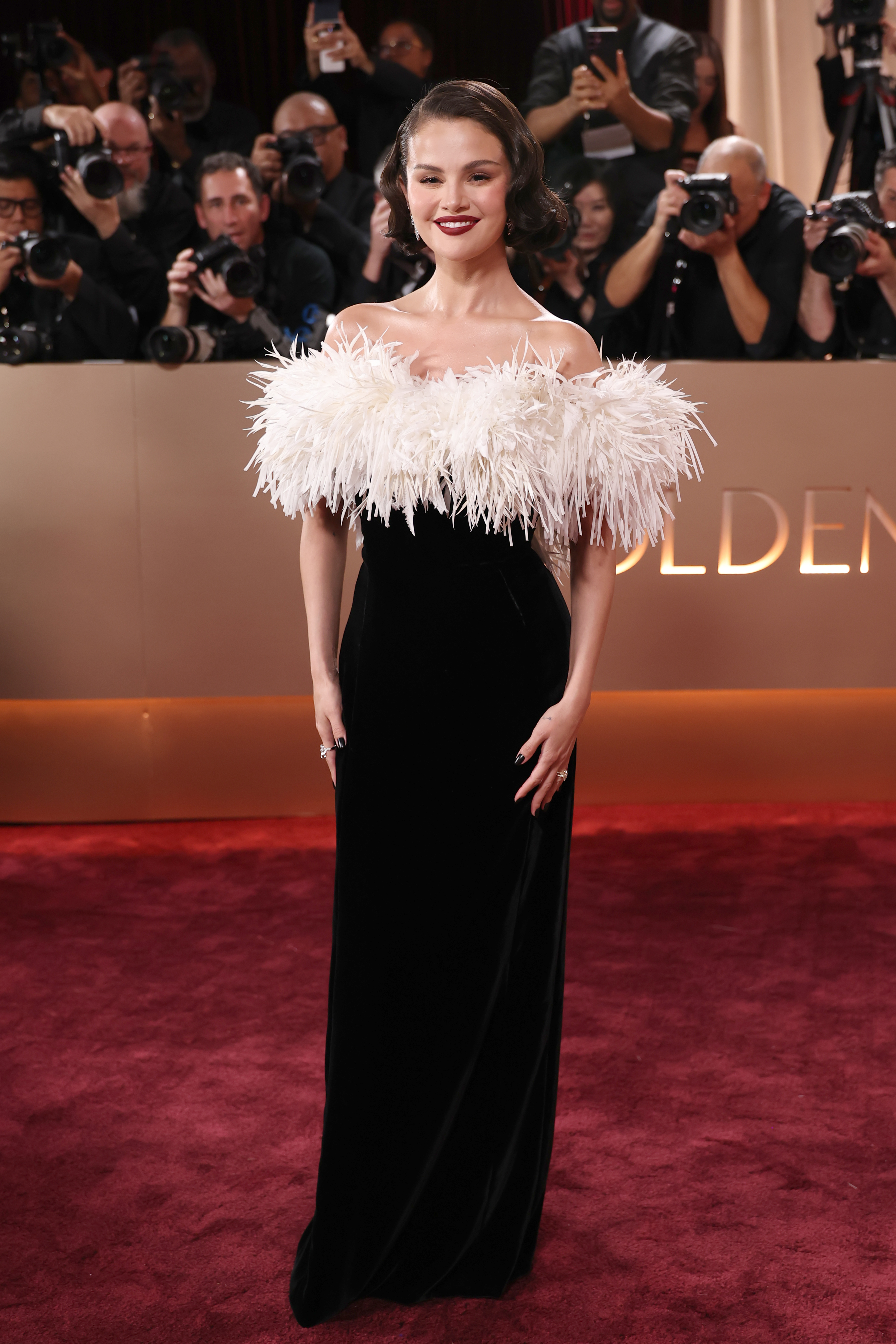 stars arrive at the 2026 Golden Globes red carpet to make the best dressed list