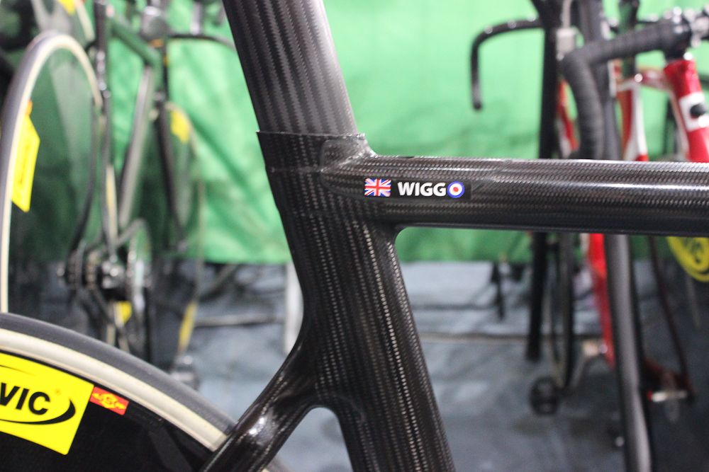 "Wiggo" on top tube with "mod" roundels on the O.