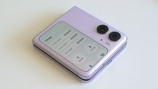 Oppo Find N2 Flip review cover display timer