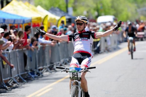 Markus Bauer (lexware Racing) edges out Jeremy Horgan-Kobelski for second place