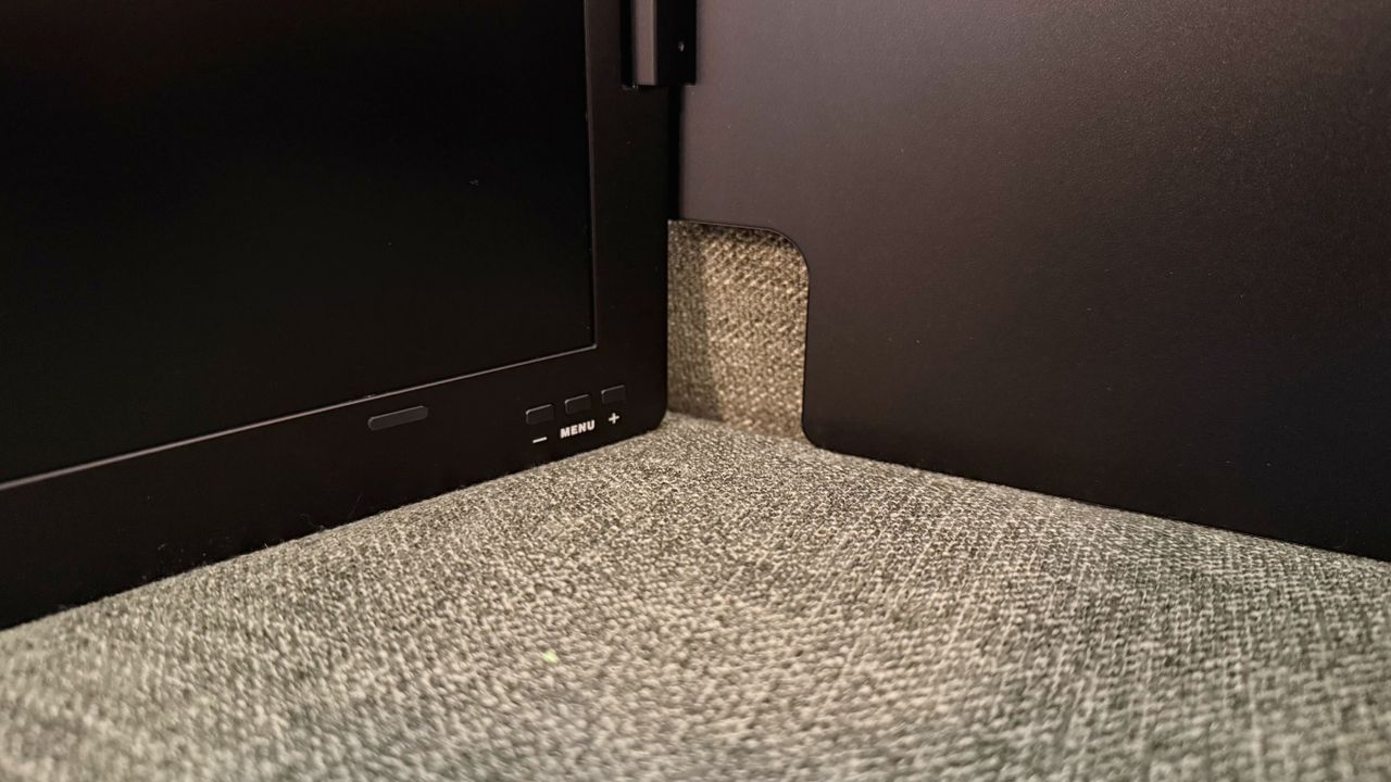 KYY X90D Triple Portable Monitor