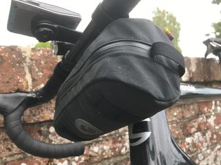 Specialized/Fjallraven S/F Handlebar Pocket bar bag attached to a bike