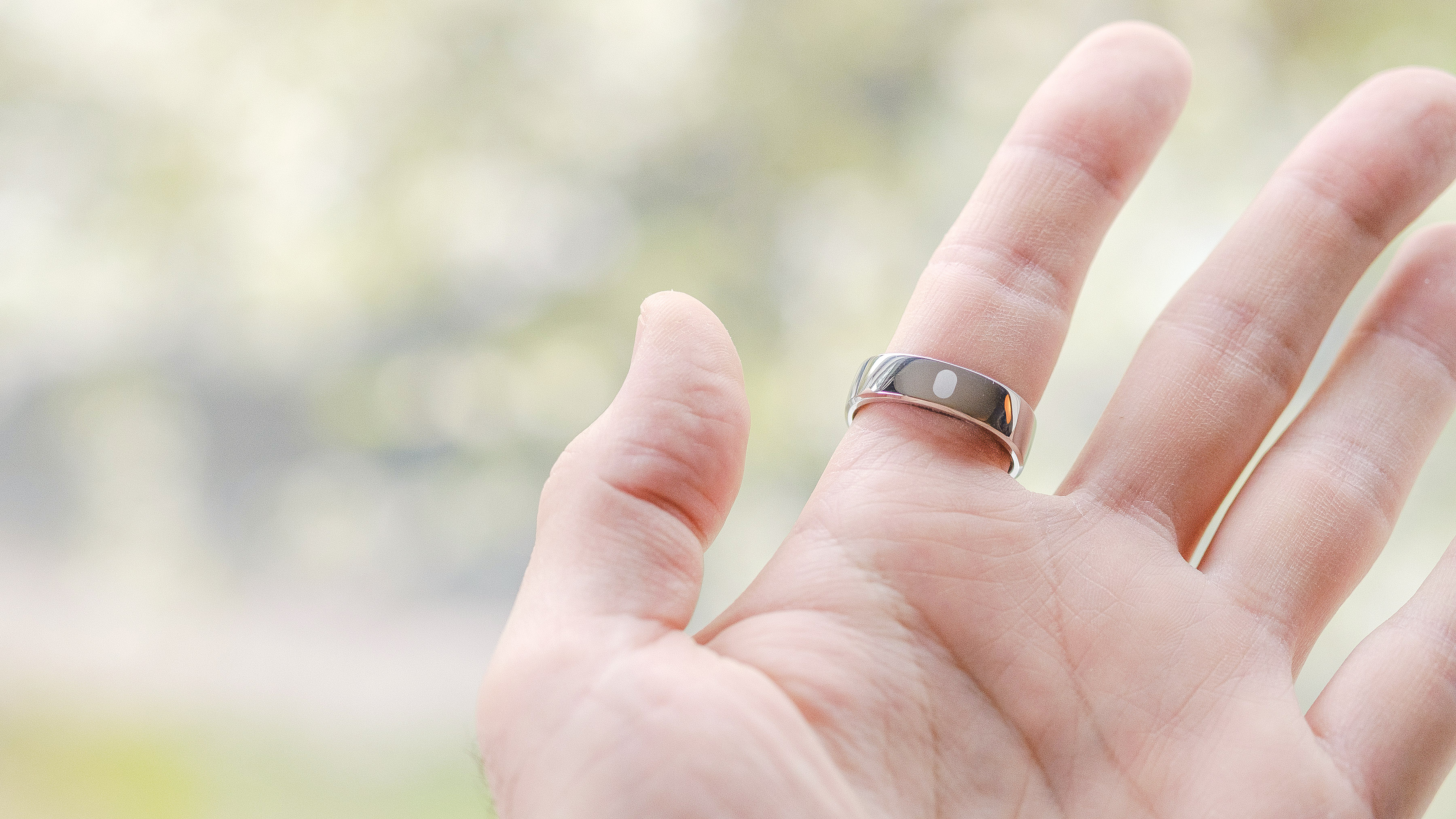 Close-up of the Ringconn Gen 2 Air smart ring