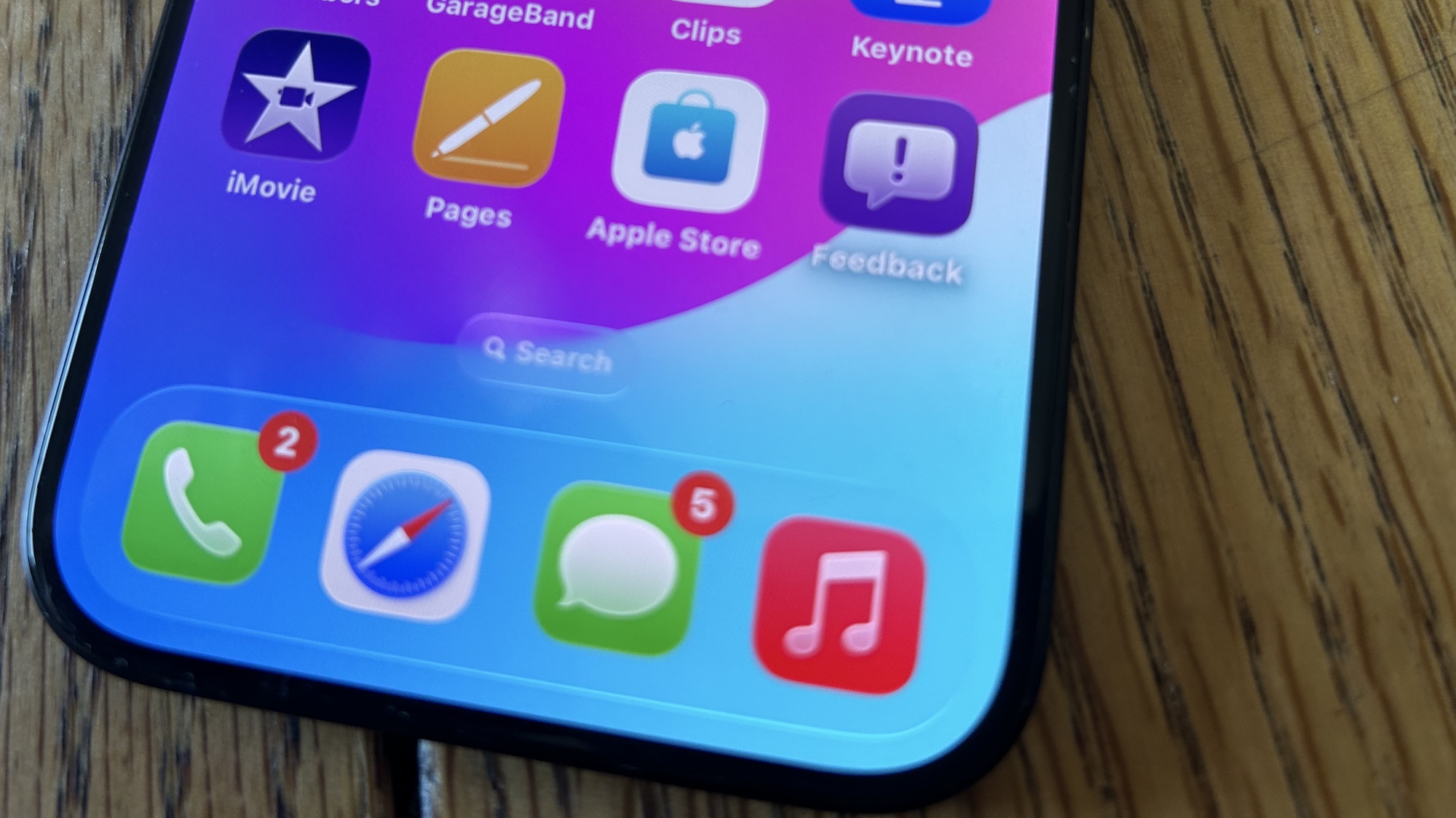 Feedback app icon on an iPhone 15 Pro running iOS 26 beta