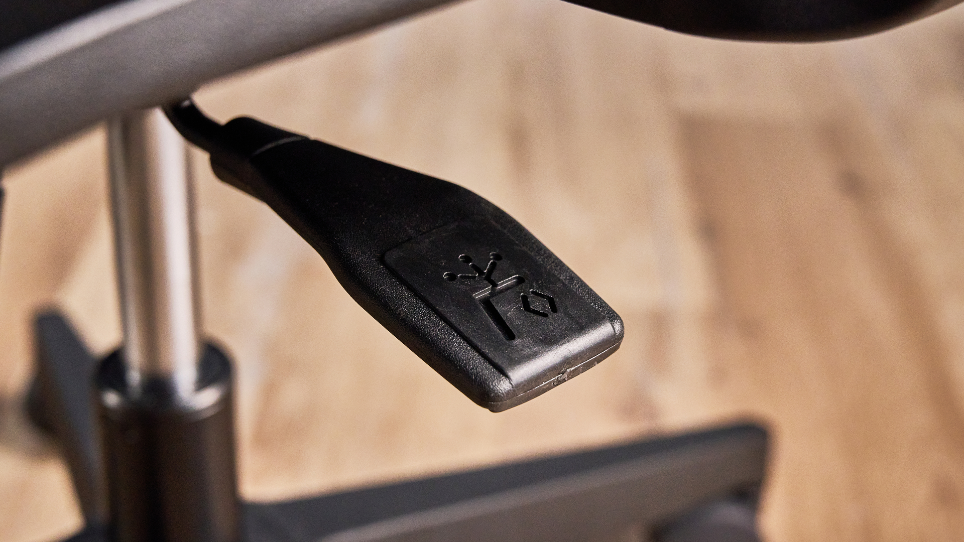 Boulies OP180 home office chair photographed in front of a desk