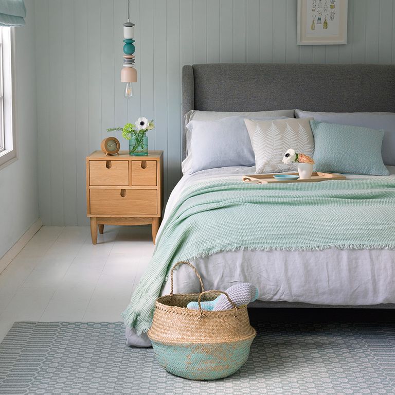 Green bedroom ideas – from olive to emerald, explore the decorating