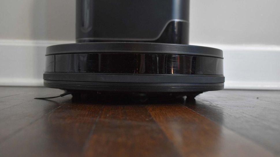 Shark IQ R101AE review Tom's Guide