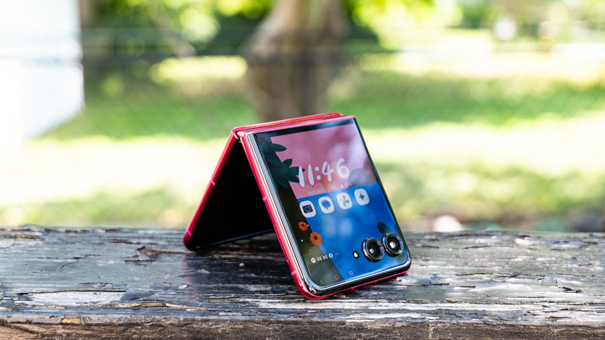 Motorola Razr 2024 Review.