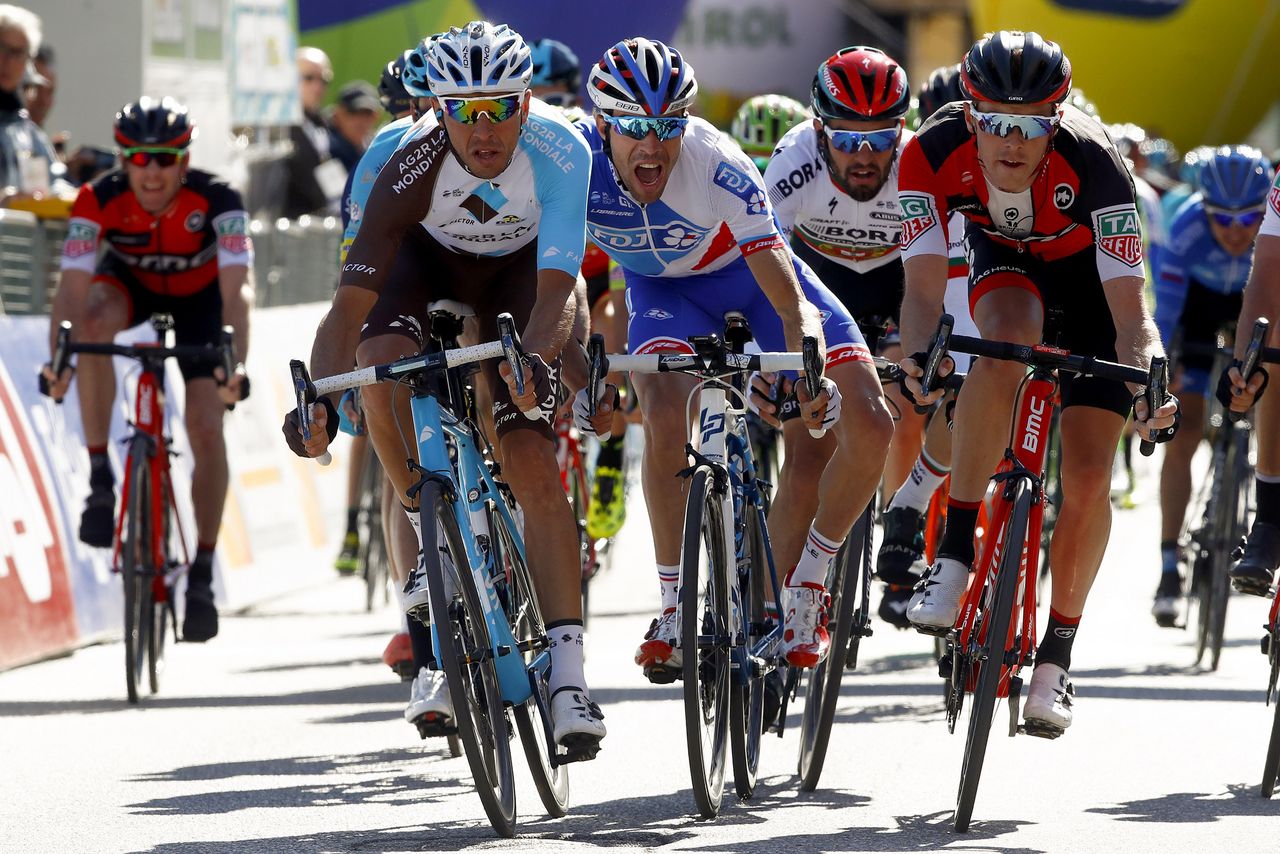 Matteo Montaguti (AG2R La Mondiale) edges out Thibaut Pinot (FDJ) in the sprint