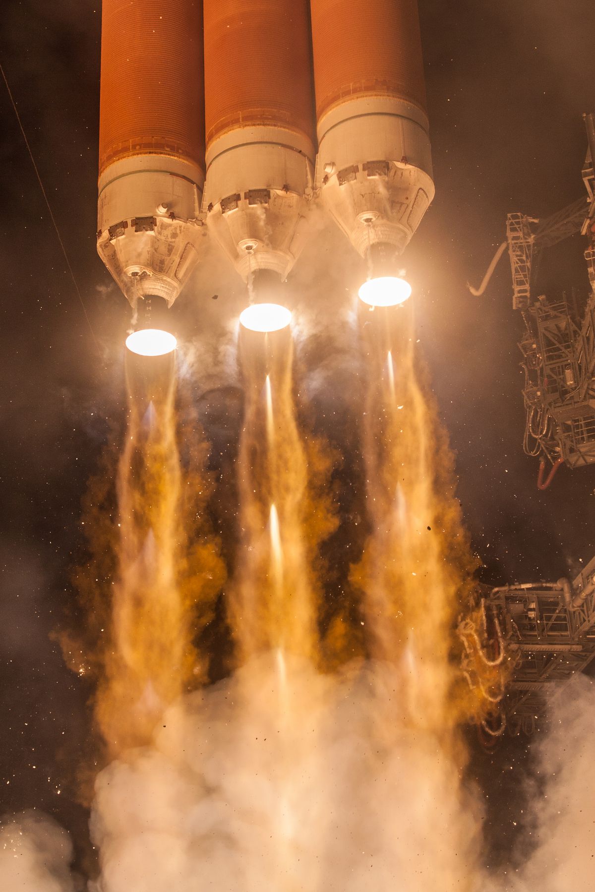 Launch Photos! NASA's Parker Solar Probe Blasts Off To Touch The Sun ...