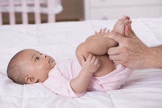 How to massage your baby’s feet and toes