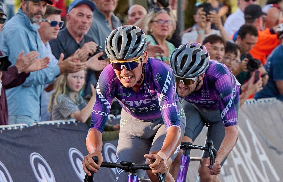 Luke Plapp on the attack with Luke Durbridge at the Australian national championships