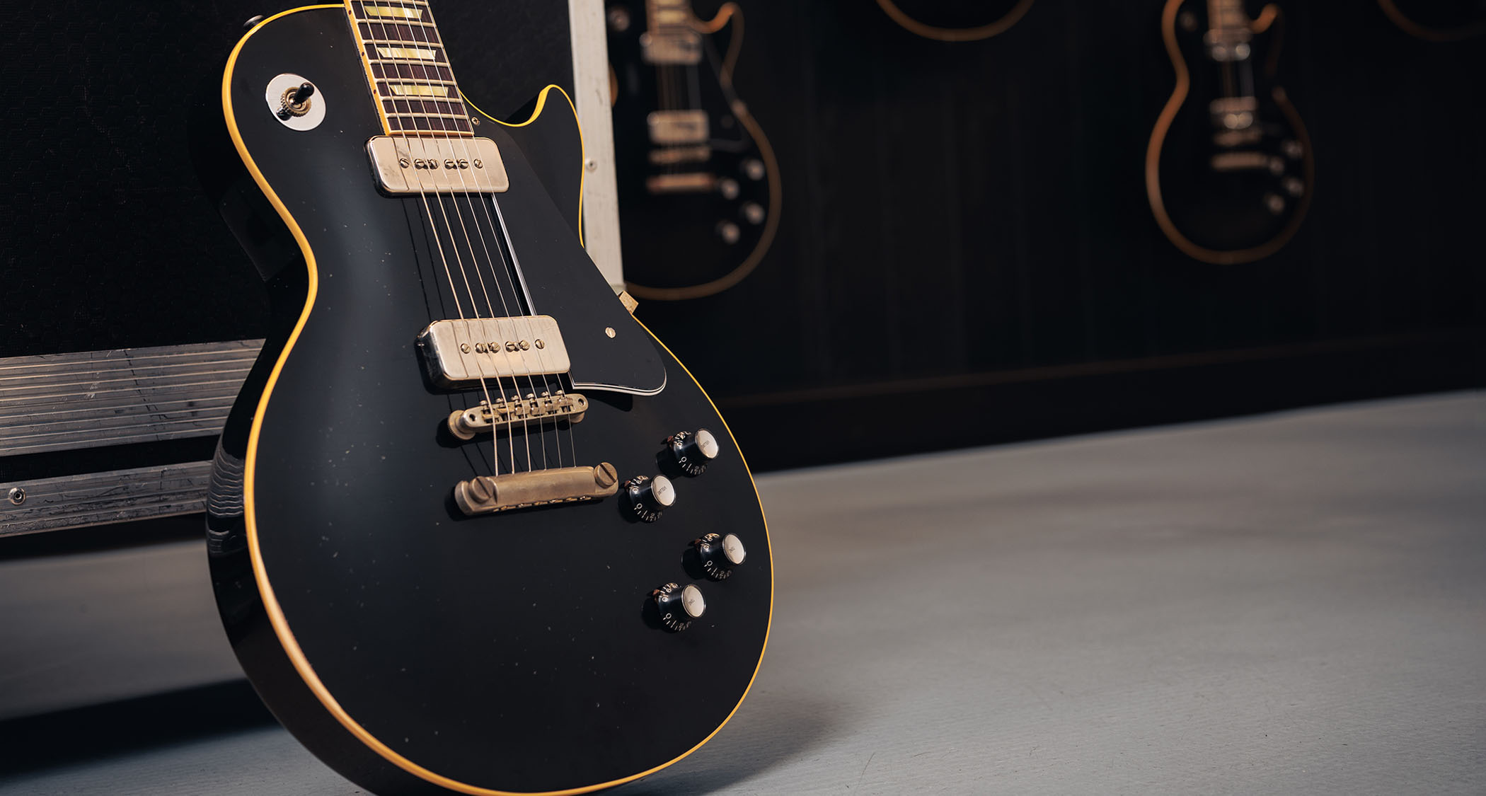 “The most talked-about guitar of the summer is coming to the Gibson Garage London”: P-90s, Light Aging from the Murphy Lab, handwritten Oasis lyrics… The Gibson Custom Noel Gallagher Les Paul Standard has been unveiled and is here photographed in the Gibson Garage, with a variety of close-ups to show every detail.