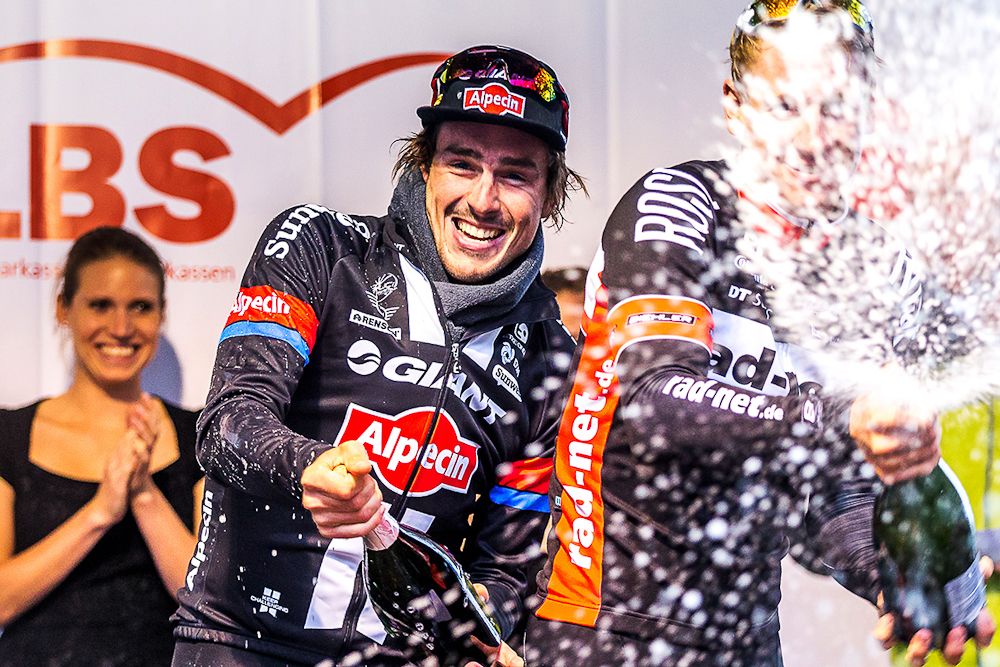 John Degenkolb celebrates after winning Sparkassen M&uuml;nsterland Giro