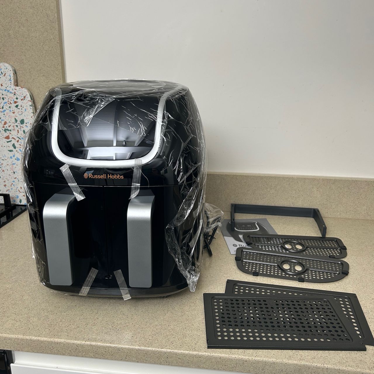 Testing the Russell Hobbs Satisfry Snappi Air Fryer at home