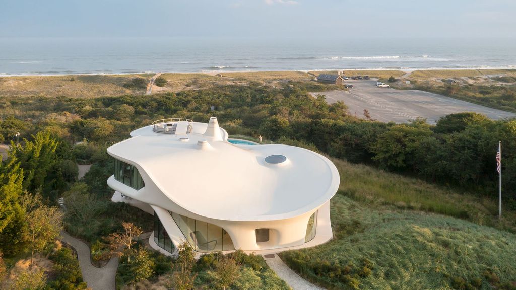 Blue Dream is a contemporary house in the Hamptons | Wallpaper*