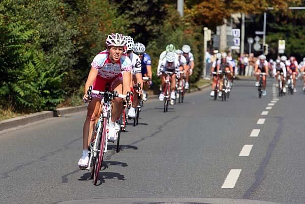 Irene van den Broek (Team Leontien.nl) leads the bunch downhill.