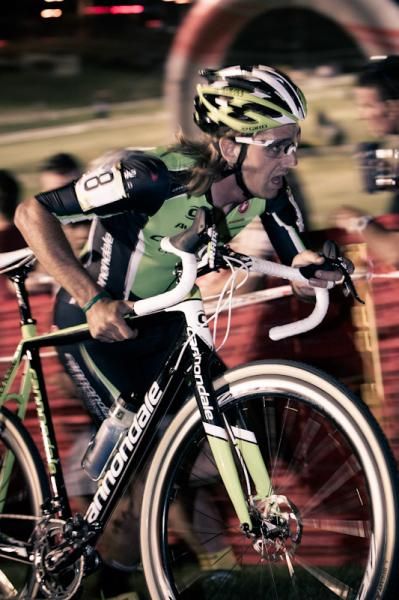 Jamey Driscoll (Cannondale - Cyclocrossworld) on one of the grassy run-ups.