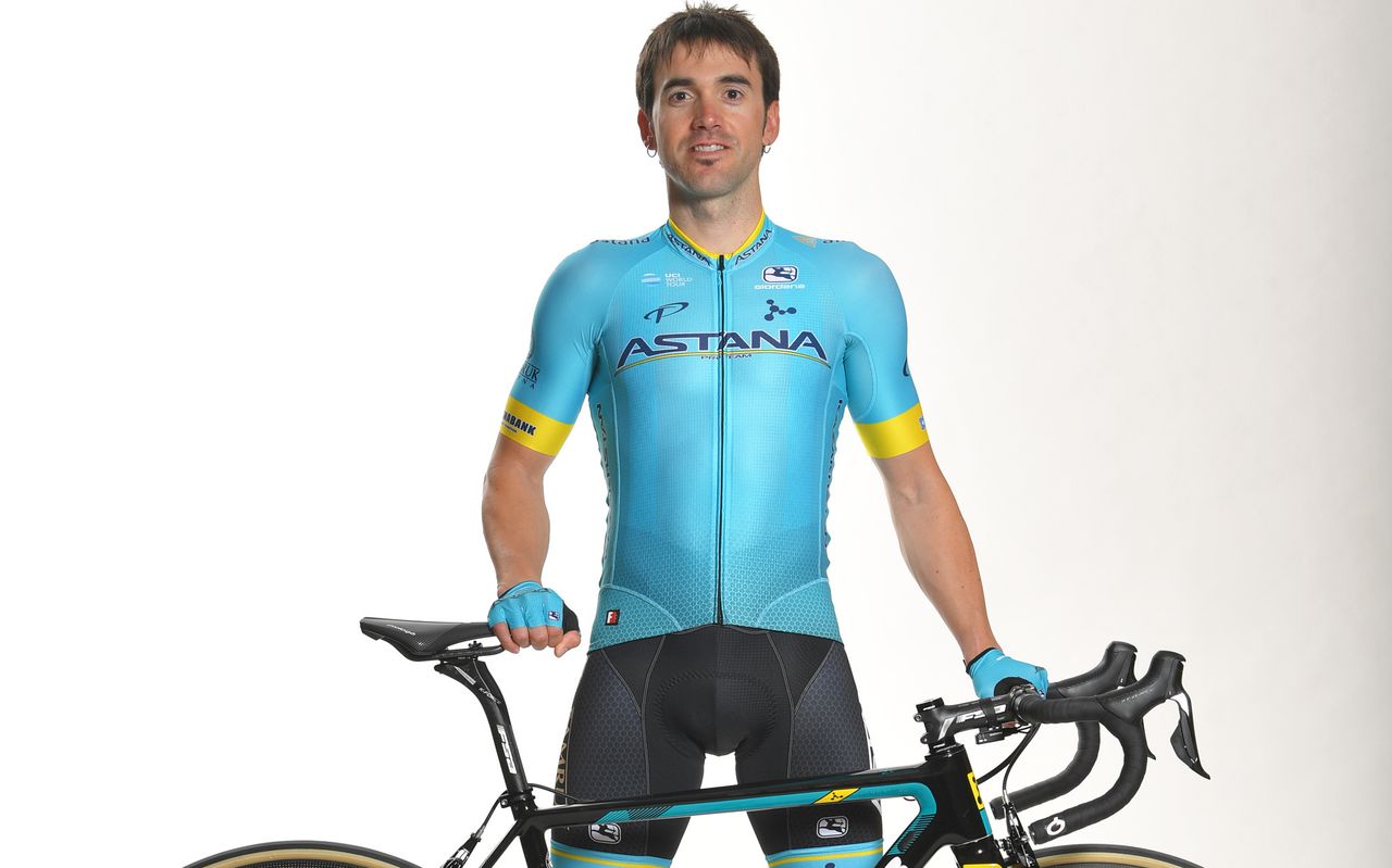 Ion Izagirre in the colours of Astana