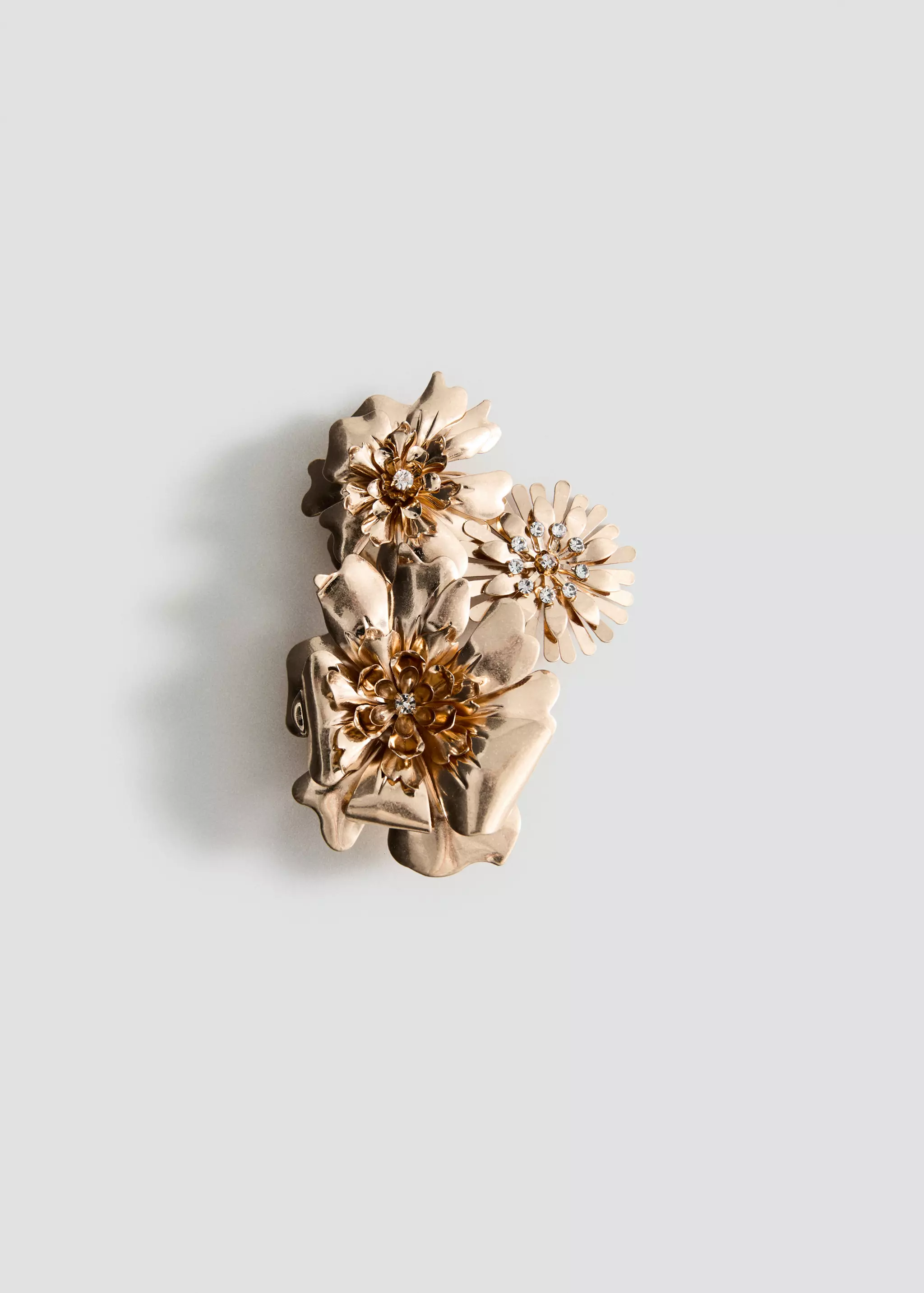 Floral Brooch With Crystal Details - Women | Mango United Kingdom