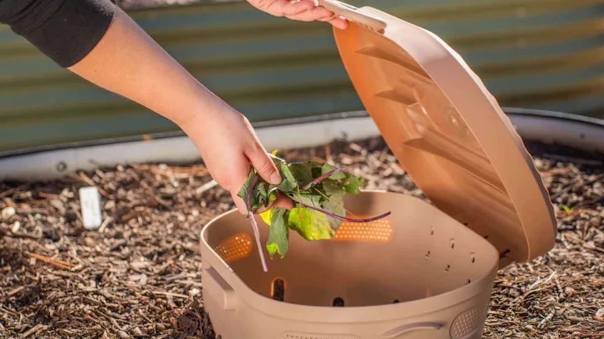 Make Any Mattress A Keyhole Backyard With An In-Floor Composter Make Any Mattress A Keyhole Backyard With An In-Floor Composter