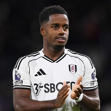 Ryan Sessegnon of Fulham applauds fans. (Photo by Alex Burstow/Getty Images)
