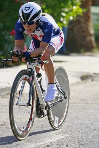 Shelley Evans (USA) earned the bronze medal.