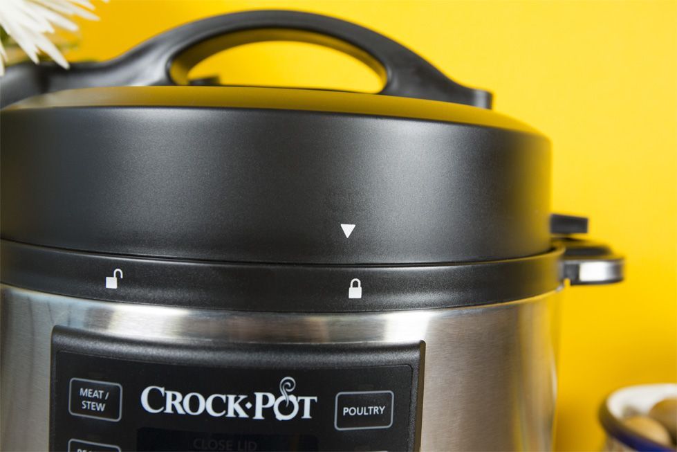 The lid of the Crock-Pot Express makes it easy to tell if your device is in the locked or unlocked position.