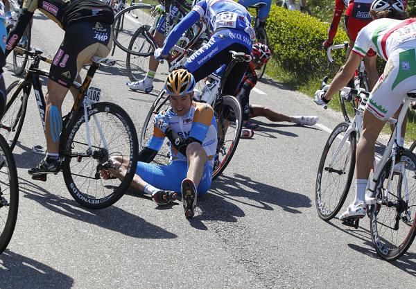 Christian Vande Velde (Garmin-Transitions) knew right away his collarbone was broken.
