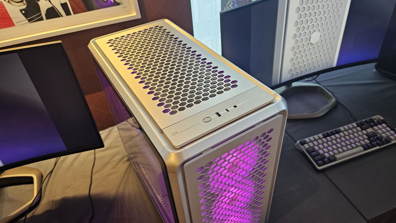 Cooler Master MasterFrame PC Cases