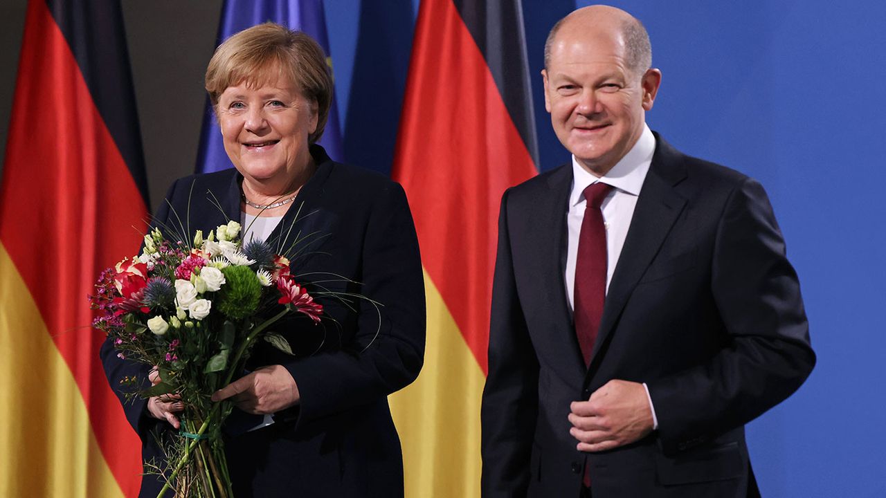 Angela Merkel and Olaf Scholz