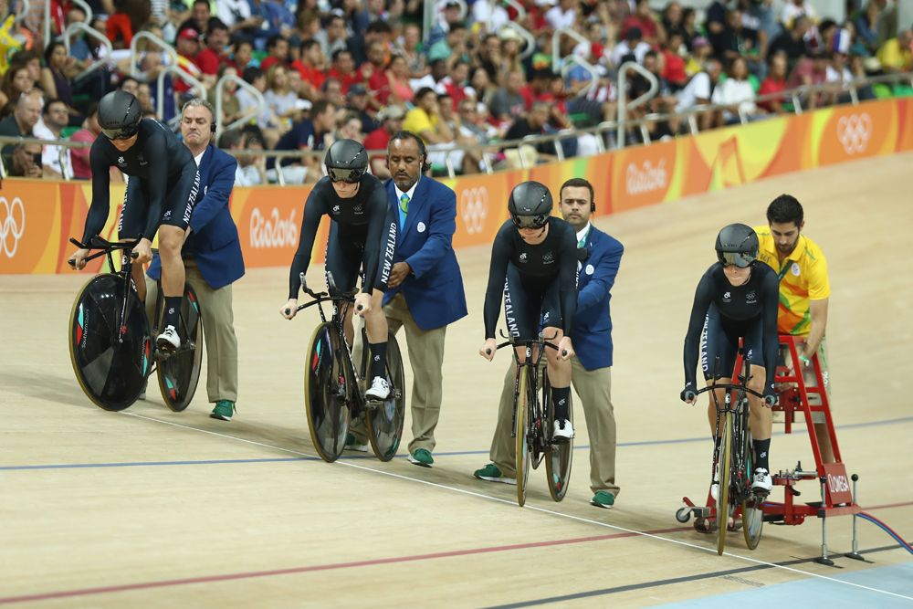 The New Zealand women's team in the team pursuit